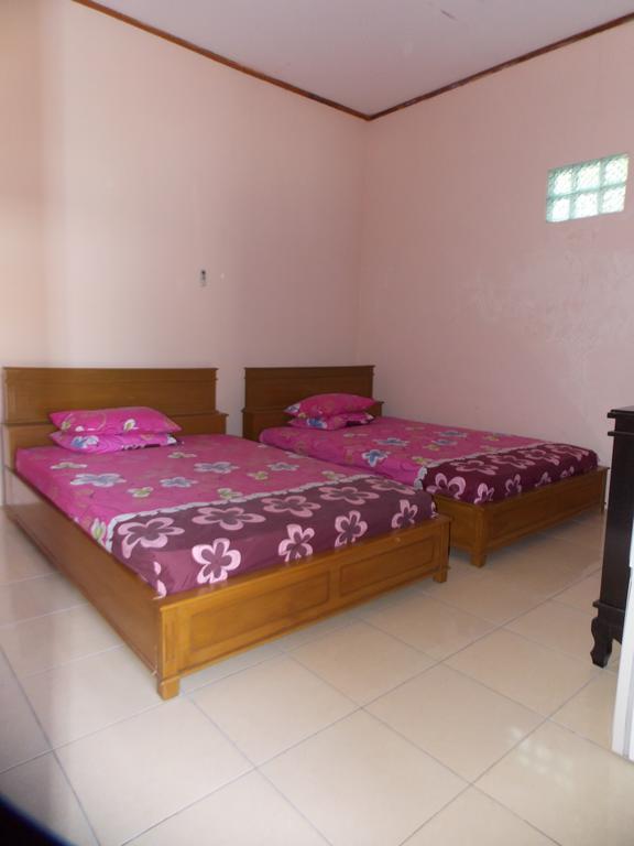 Hotel Putra Sindang Asih Batukaras Room photo